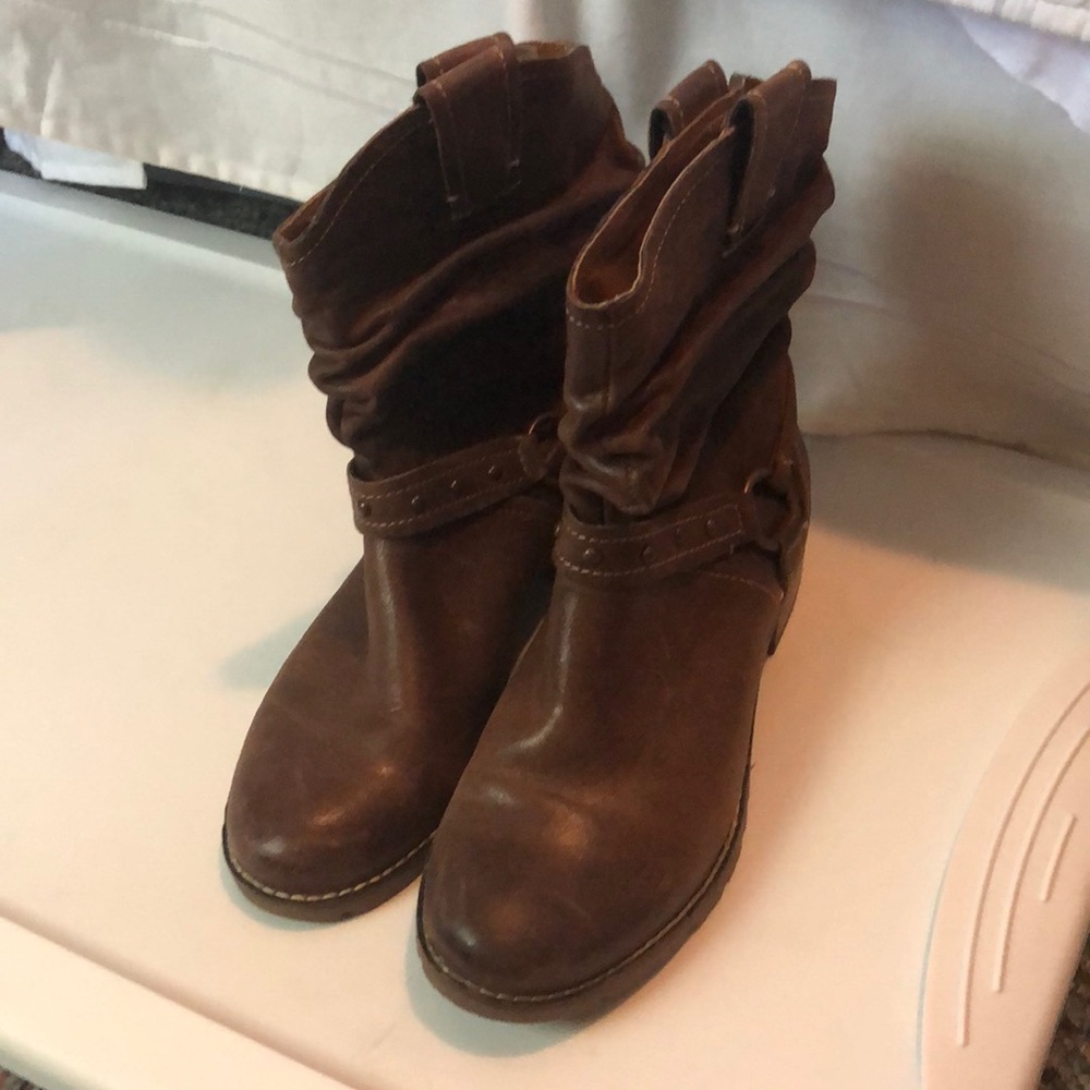 Sofft brown leather short boots, 7.5 medium, nwot
